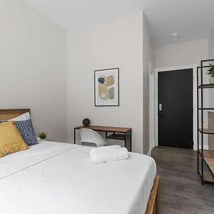 Le & Stone Hotel Montreal